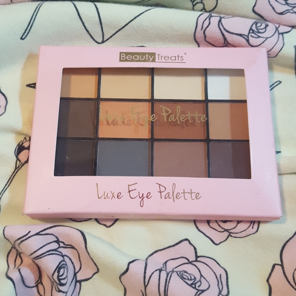 Beauty Treats Luxe Eyeshadow Palette